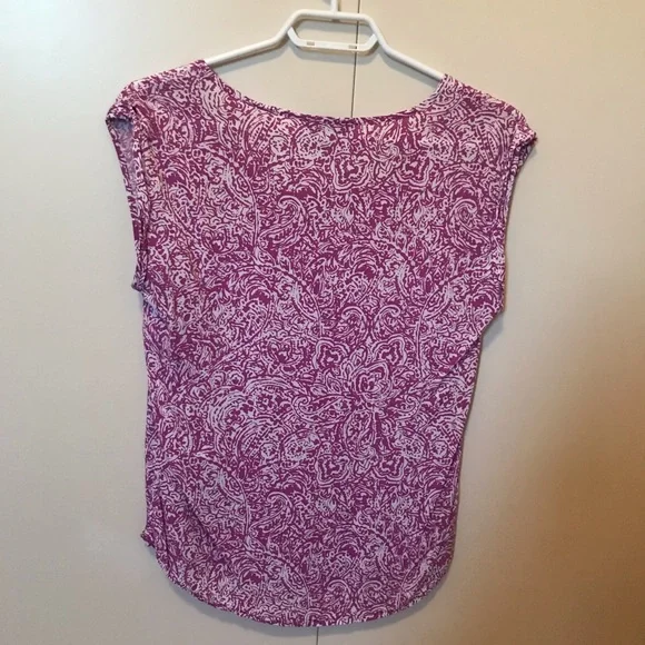 ⭐️4/$20⭐️Banana Republic Factory Top size XS - Picture 3 of 3